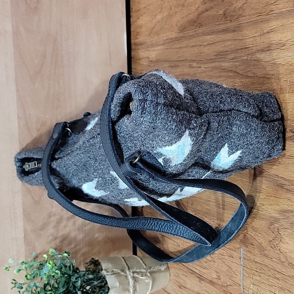 Woven Wool & Leather Shoulder Bag - Picture 4 of 15